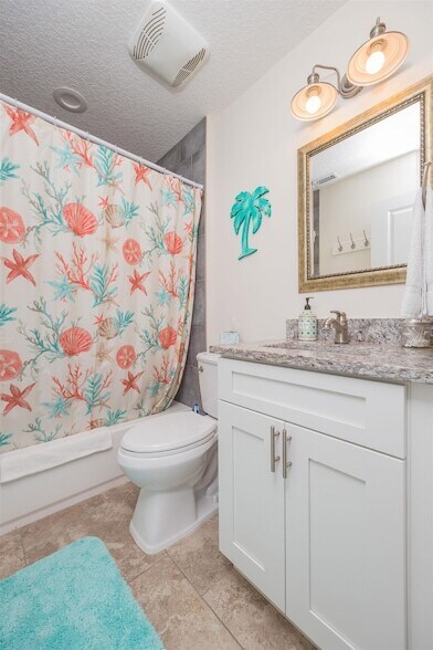 Building Photo - 6832 Middleton Ave