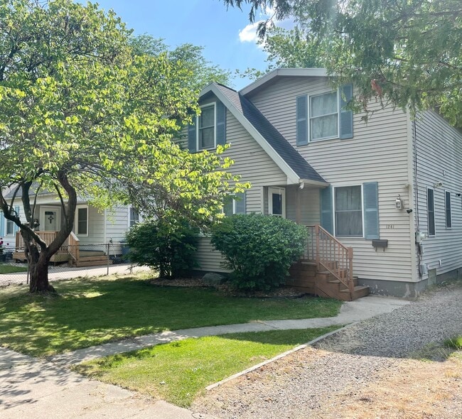 Primary Photo - 1241 Nassau St