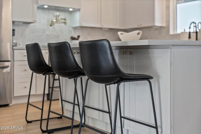 Building Photo - 8513 E Indianola Ave