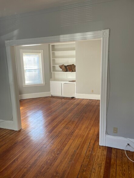 Building Photo - 123 Donelson St