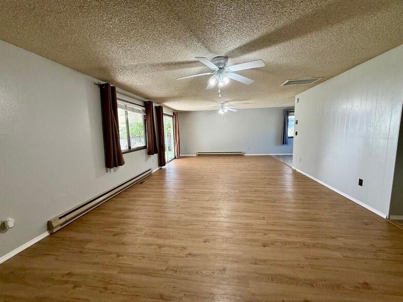 Building Photo - 5363 Gatewood Dr