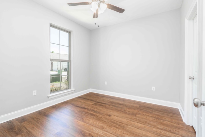 Building Photo - 33260 LA-16