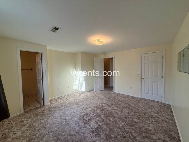 Building Photo - Welcome to this charming 2 bed, 2 bath rancher in Airway Heights!