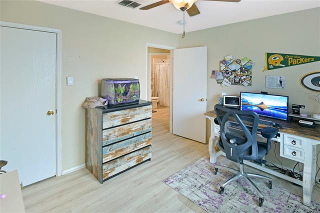 Building Photo - 911 Live Oak Dr