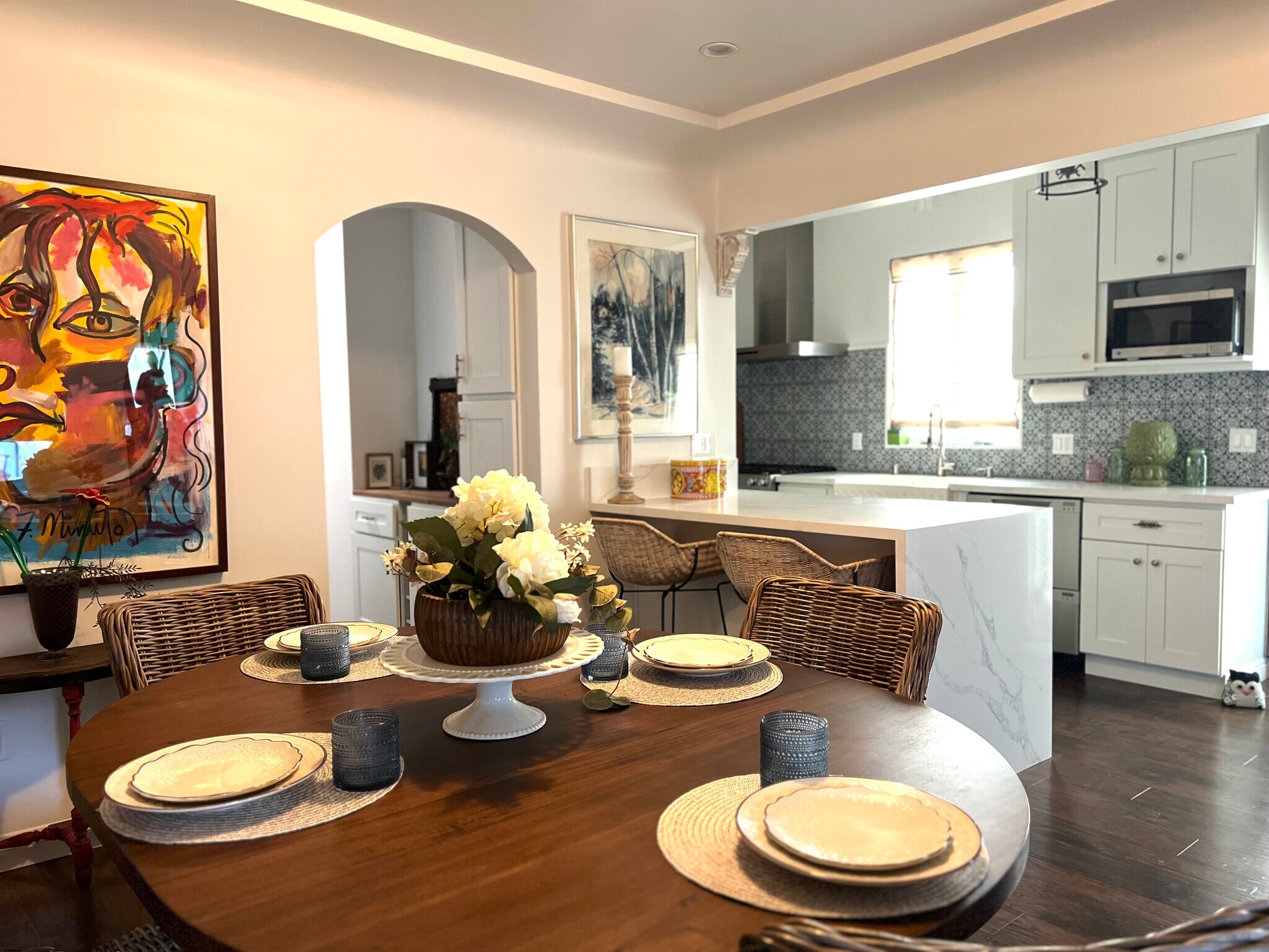 dining area - 532 W 40th St