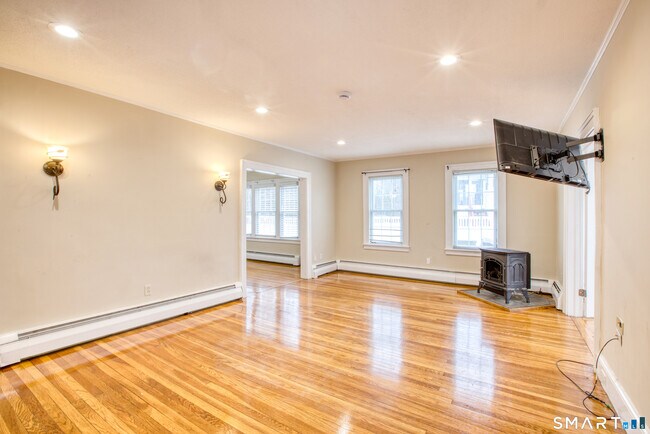 Building Photo - 117 John Ave