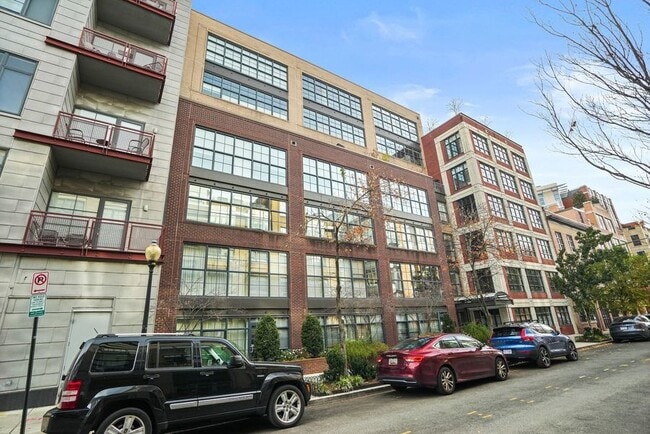 Building Photo - Logan Circle Loft with Garage Parking!