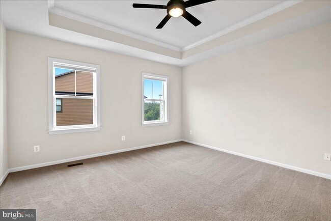 Building Photo - 45121 Kincora Dr