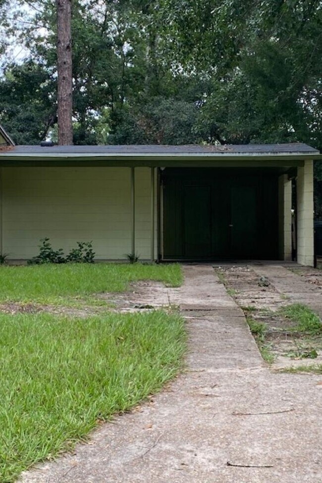 Building Photo - 926 Apache St