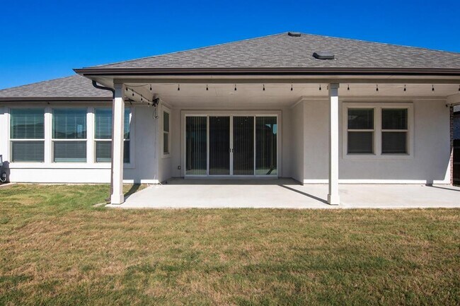 Building Photo - 17901 Civorno Dr