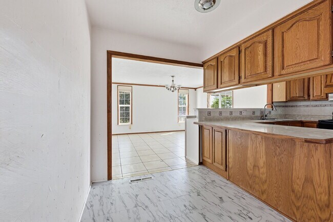 Building Photo - $2,145.95 with $300 off the first month's rent, 4 Beds - 2 Bath, Single Family Home in Colorado S...