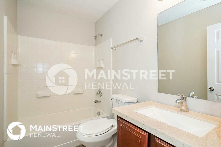 Building Photo - 2815 Creekbend Dr