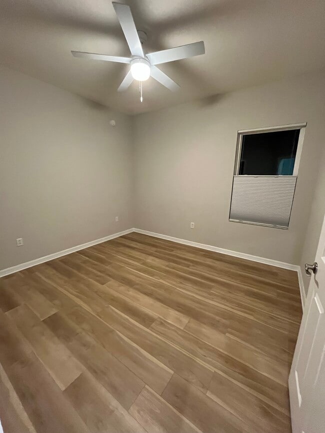 Building Photo - 5676 Elsinore Way