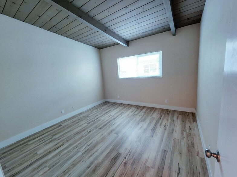 Building Photo - 2933 Carmel St