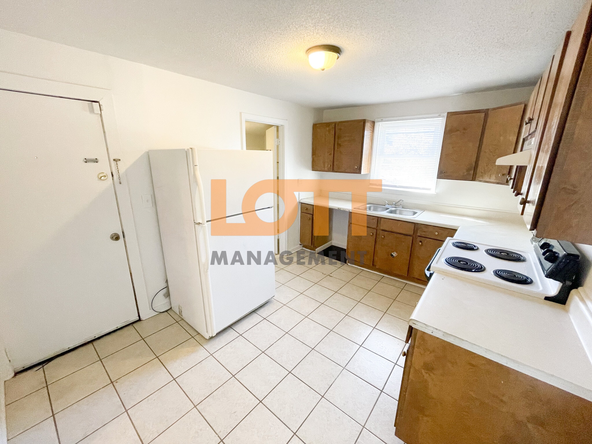 Building Photo - 27 Pendleton Rd