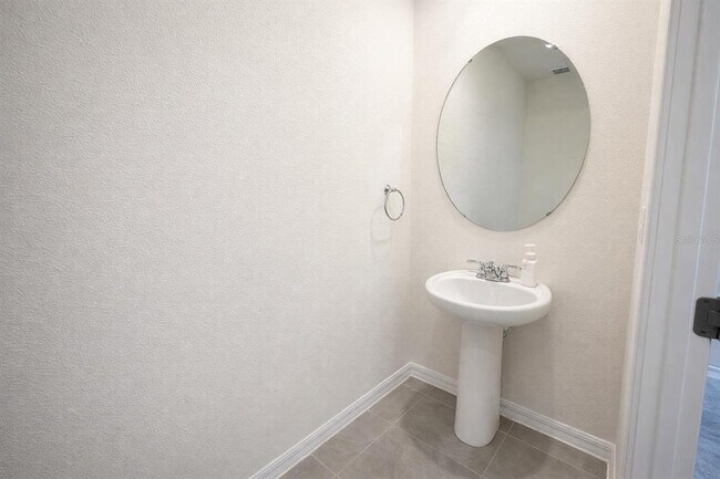 Building Photo - 400 Preston Cv Dr