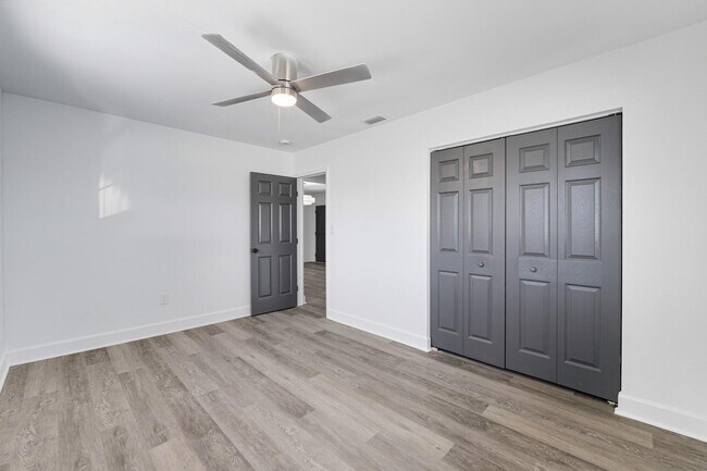 Building Photo - 2491 Coronado Way