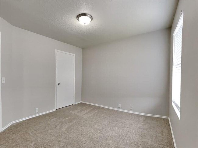 Building Photo - 6255 Gillian Park Dr