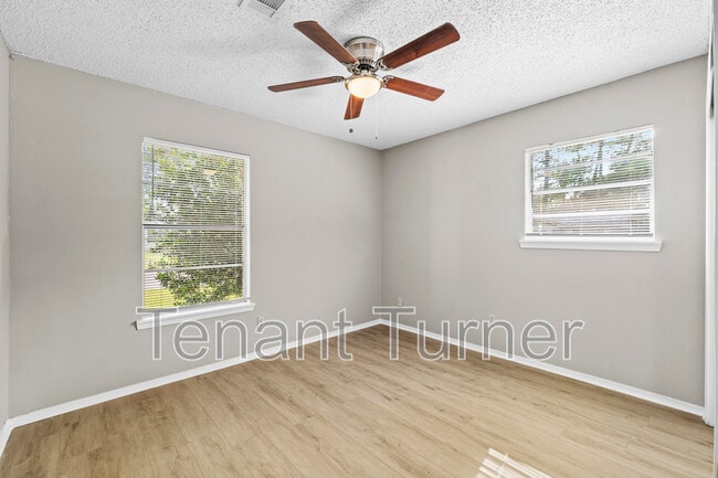 Building Photo - 329 Springdale Cir
