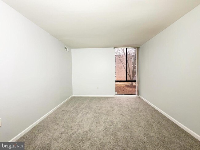 Building Photo - 8671 Greenbelt Rd