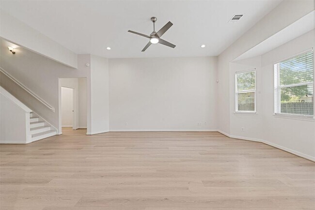 Building Photo - 16407 Azimuth Dr