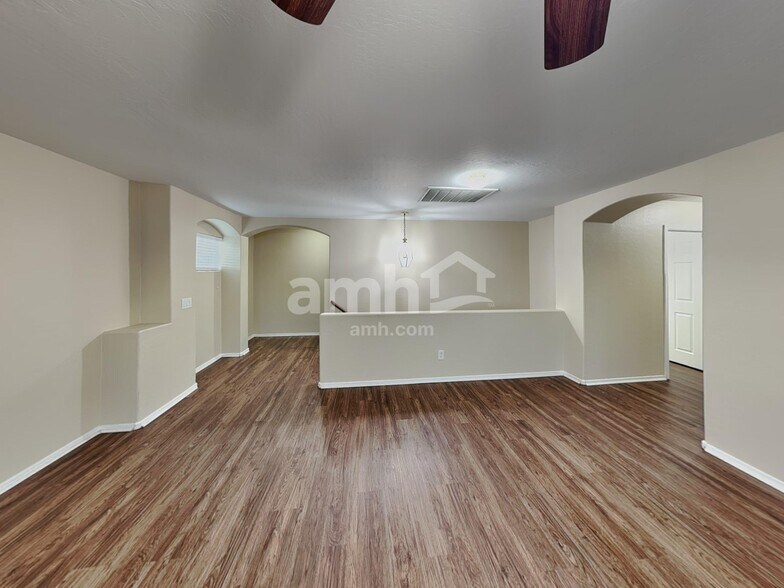 Building Photo - 14954 W Charter Oak Rd