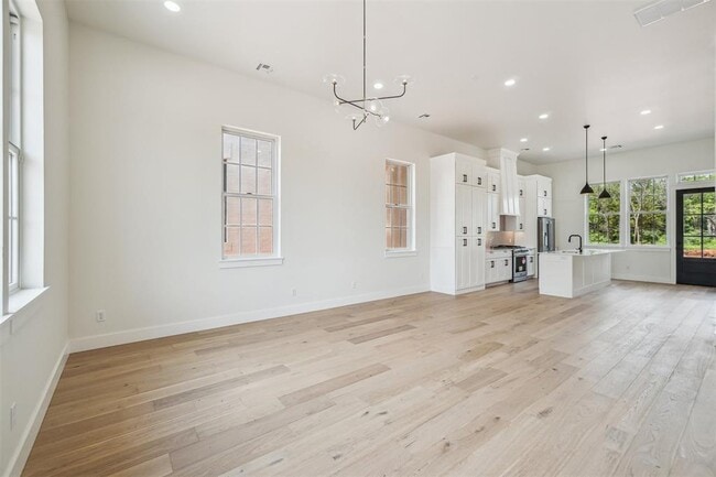 Building Photo - 18829 Selah Wy