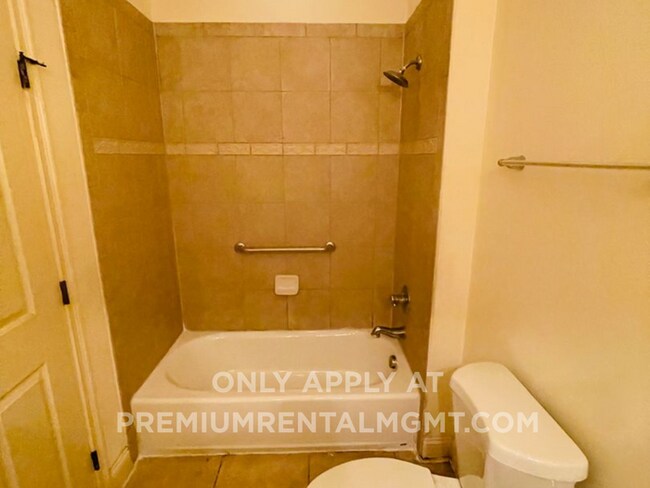 Building Photo - Spacious Two-Story Townhome-Bella Vista-2646 Bella Vista Dr Davenport FL 33897