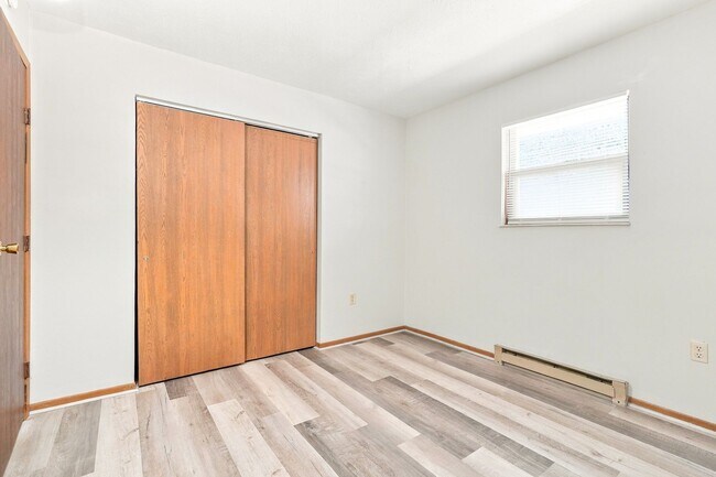 Building Photo - 205 N Madison Rd