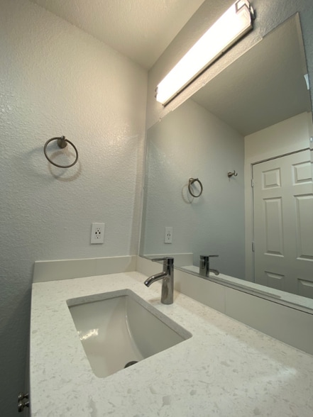 Building Photo - 1604 Russian Jack Dr