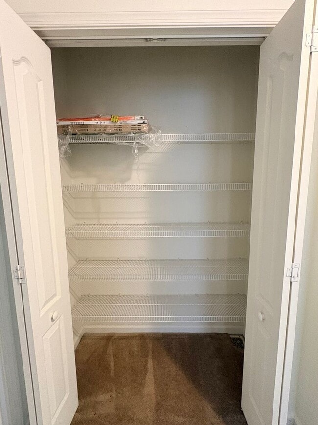 Building Photo - Huntersville