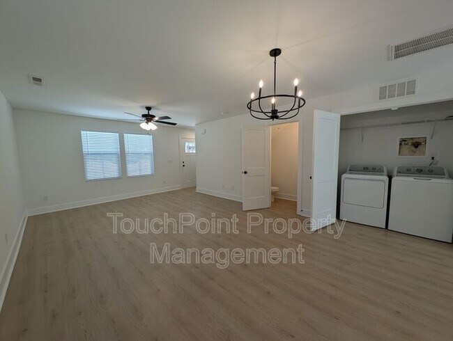 Building Photo - 1415 Arden Ave