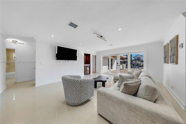 Building Photo - 800 SE 3rd Terrace