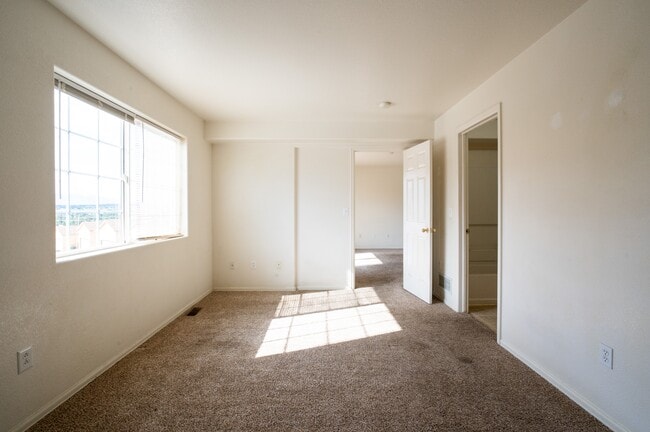 Building Photo - 615 Bosque Vista Point