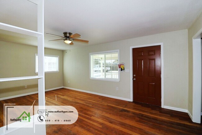 Building Photo - 7927 Evans Ln