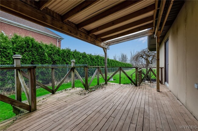 Building Photo - 9400 Wehrle Dr