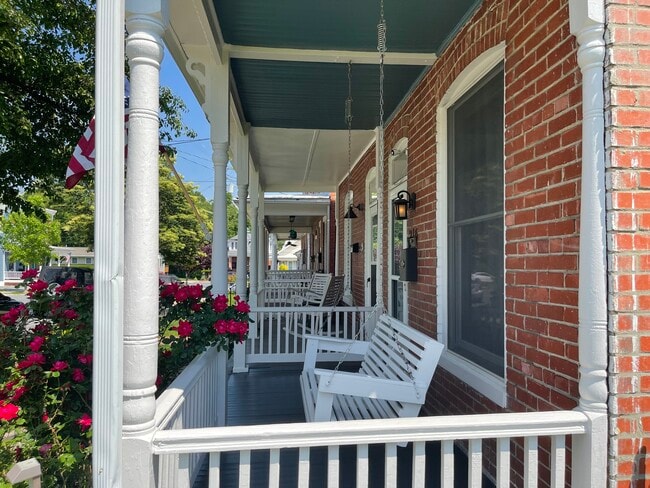 Building Photo - 216 Washington St