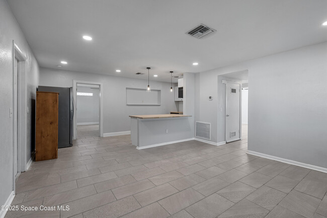 Building Photo - 1281 Alsup Dr