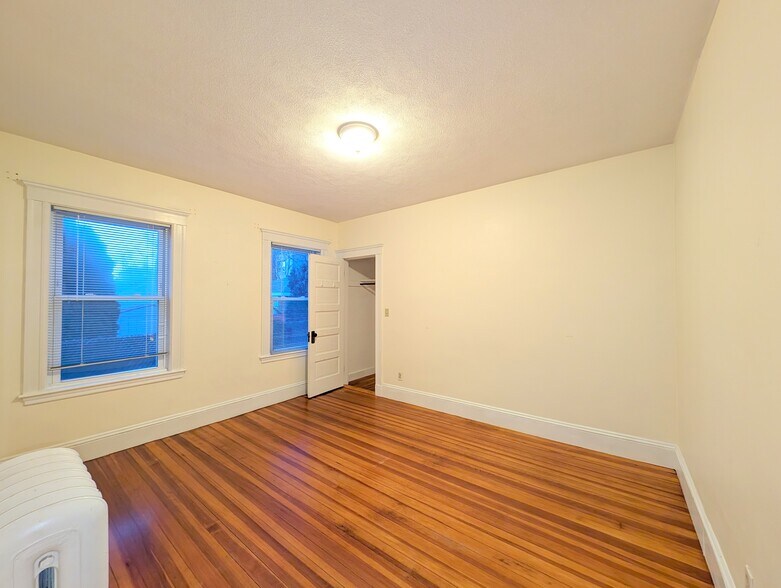 Building Photo - 5 Freeman St