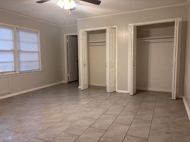 Building Photo - 5448 Keele St