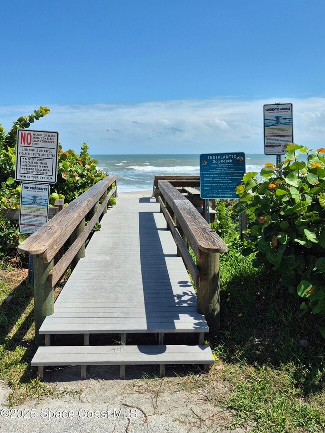 Building Photo - 333 Bahama Dr