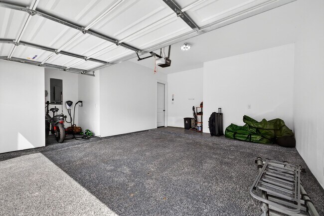 Building Photo - 1514 Park Path Dr