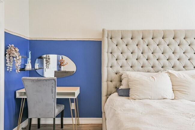 Building Photo - 1010 Melneeka Ln