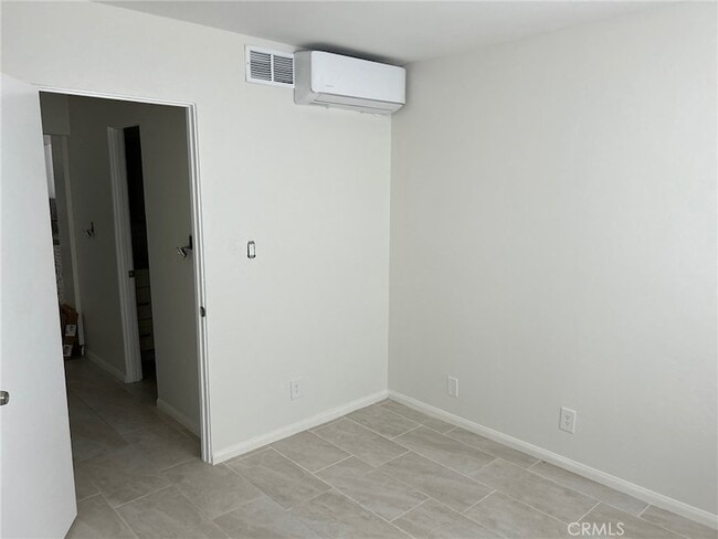 Building Photo - 74443 Driftwood Dr