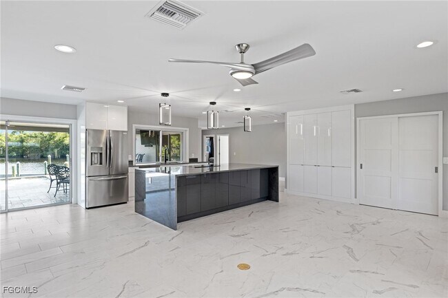 Building Photo - 432 Seaworthy Rd