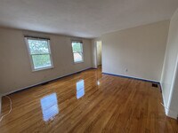 Building Photo - 118 Montclair Ave