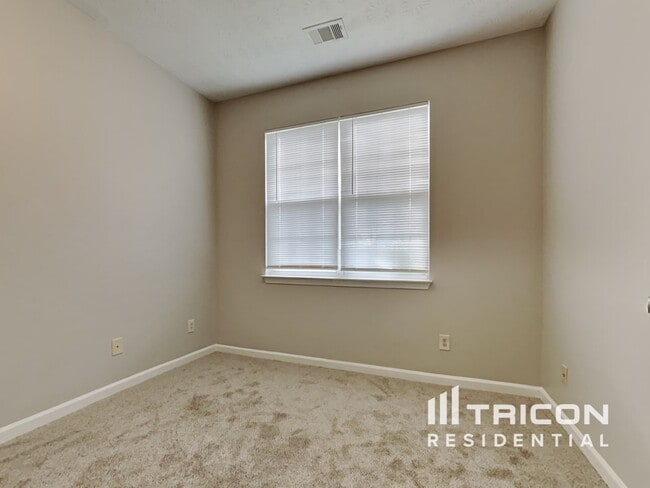 Building Photo - 2224 Boone Ct