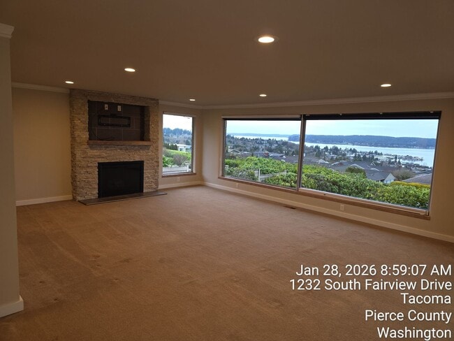 Building Photo - View home North Tacoma - 3 bedroom, 3.5 bathroom, 6 car garage - Available NOW!!!