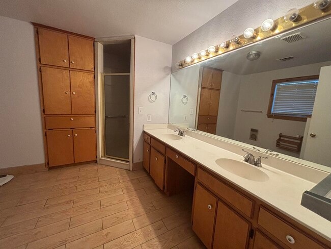 Building Photo - 118 Reed Ranch Rd