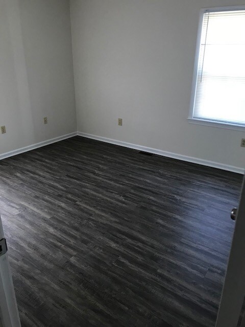 Building Photo - Blackstone Apartment Convenient to Fort Lee